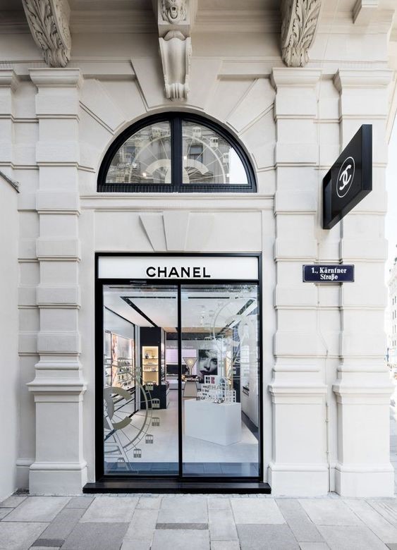 برند شنل CHANEL .jpg